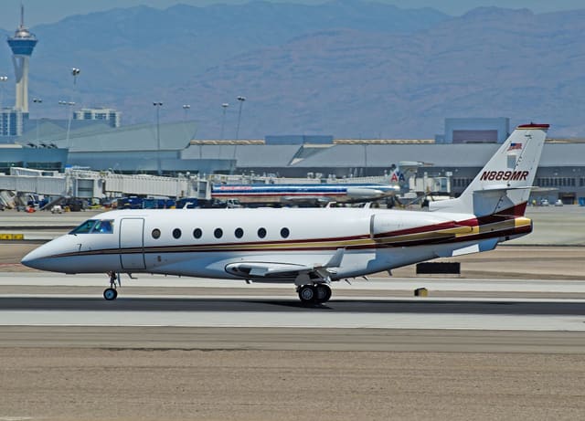 N889MR - Business jet