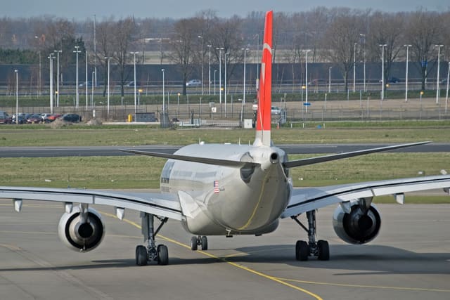 N801NW - Twin-engine aircraft