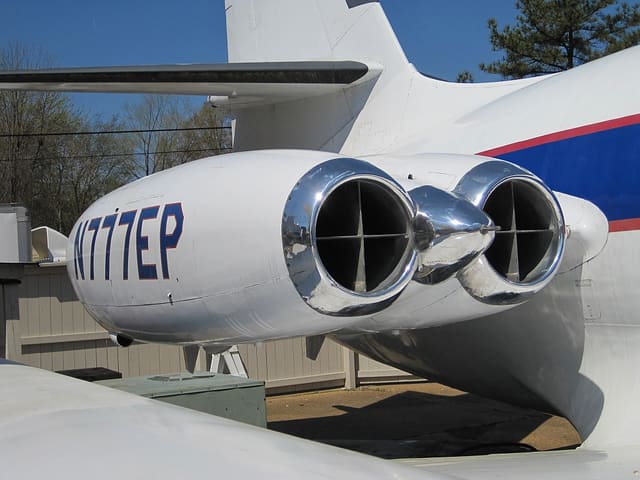  - Twin-engine aircraft