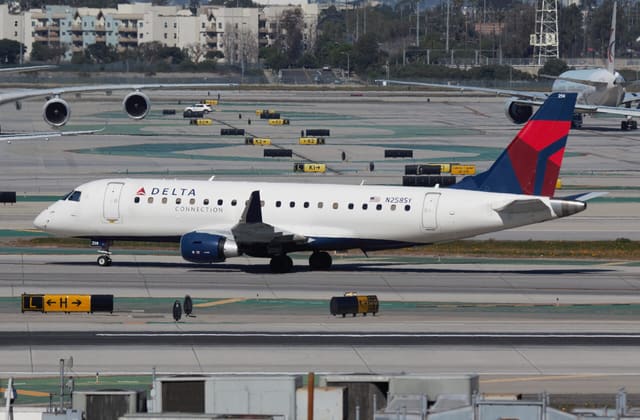 N258SY - Embraer