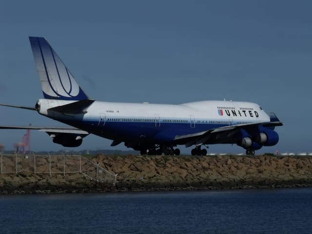 N180UA - Boeing
