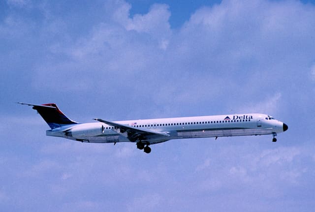 N901DE - Douglas
