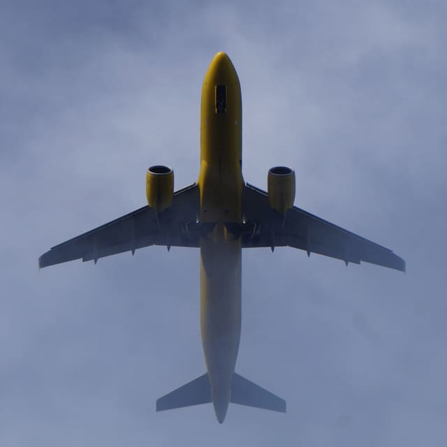 N924NK - Twin-engine aircraft