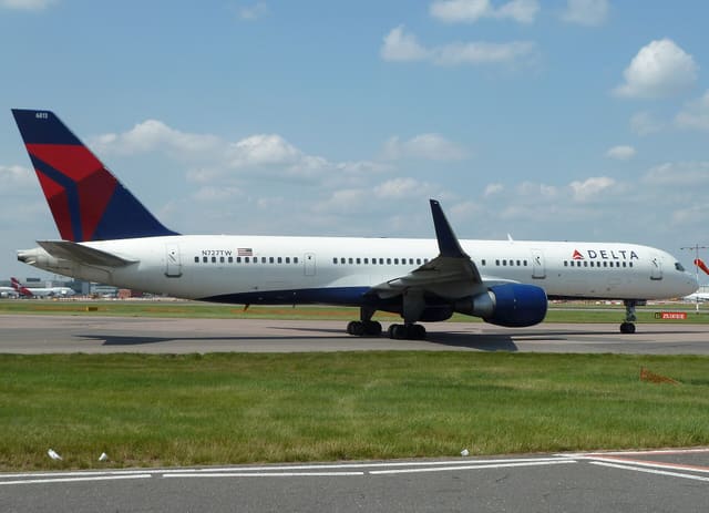 N727TW - Twin-engine aircraft