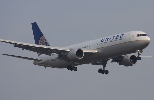 N663UA - Boeing