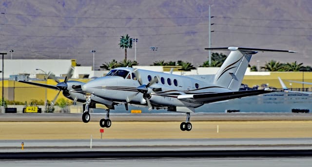 N989LA - Beechcraft