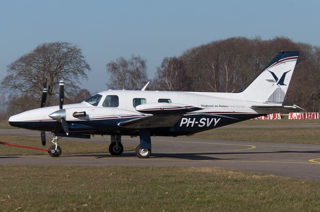 PH-SVY - Twin-engine aircraft
