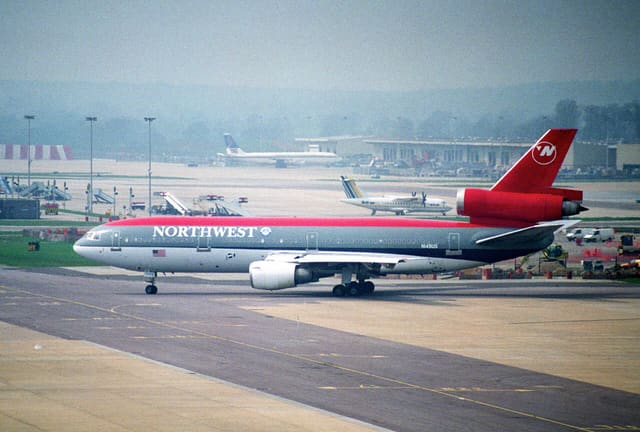 N149US - Douglas