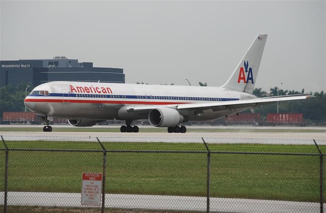 N352AA - Boeing