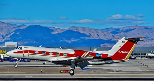 N748MN - Business jet