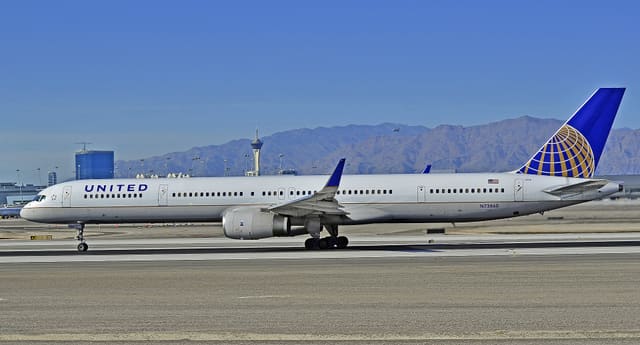 N73860 - Twin-engine aircraft