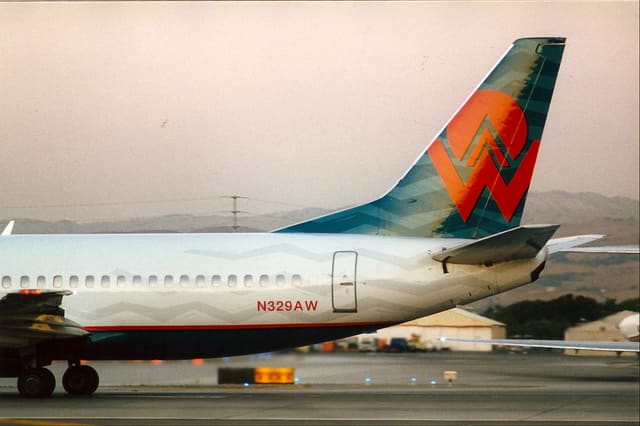 N329AW - Aircraft