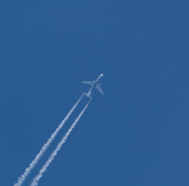 N178DZ - Twin-engine aircraft
