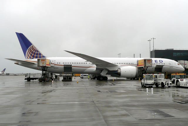 N29961 - Twin-engine aircraft