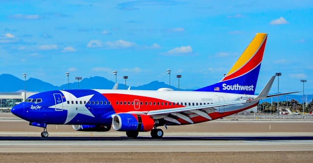 N931WN - Twin-engine aircraft