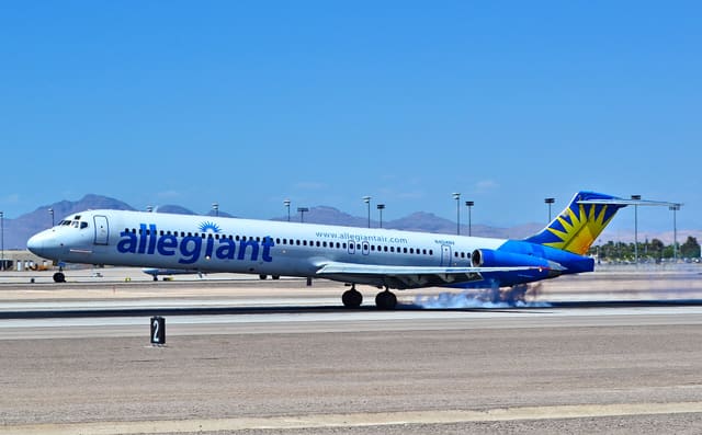 N404NV - Twin-engine aircraft