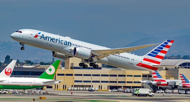 N828AA - Boeing