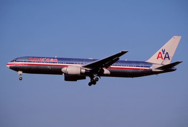 N394AN - Boeing