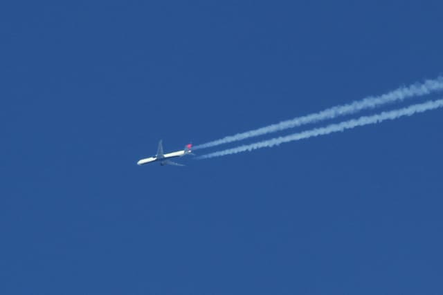 N827MH - Twin-engine aircraft