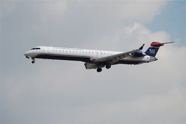 N910FJ - Bombardier