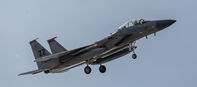  - Twin-engine aircraft