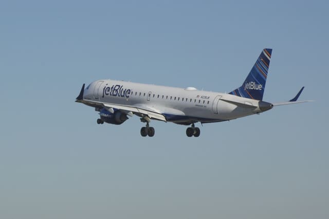N238JB - Embraer