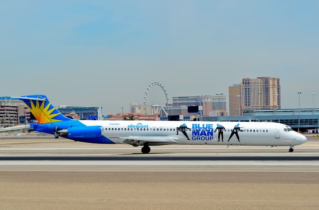N405NV - Douglas