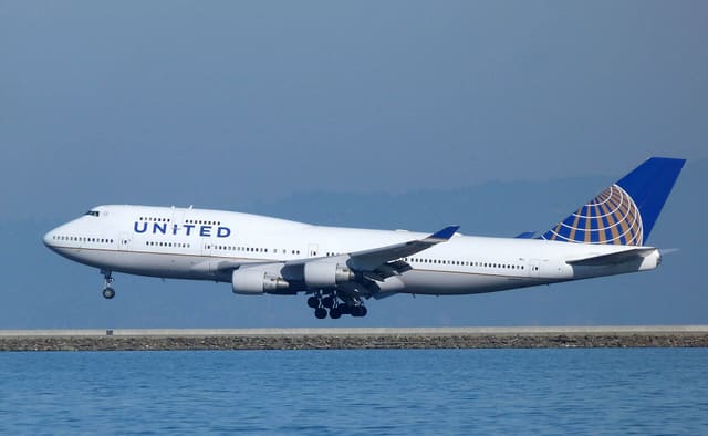 N180UA - Boeing