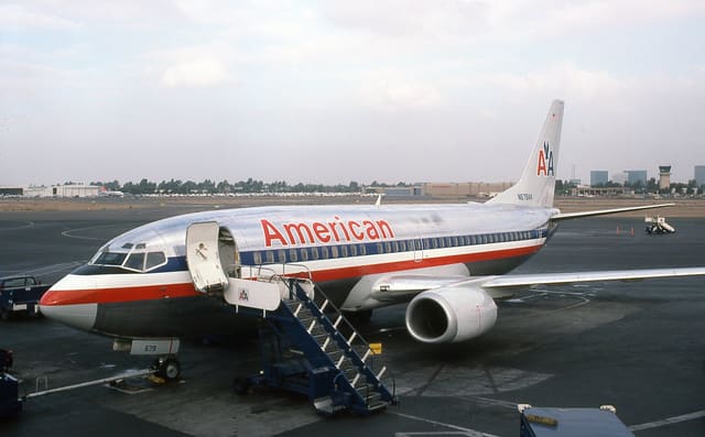 N679AA - Boeing