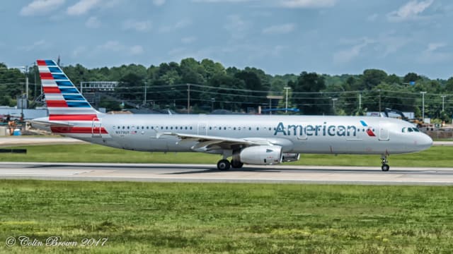 N979UY - Twin-engine aircraft