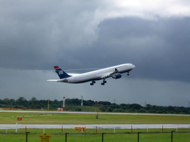 N270AY - Twin-engine aircraft