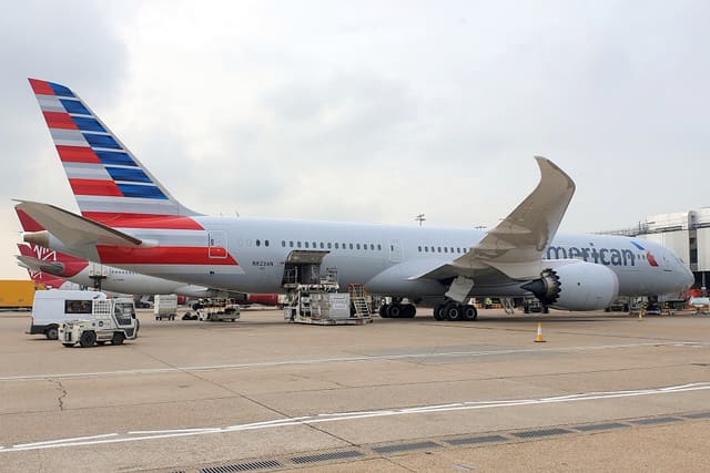 N823AN - Twin-engine aircraft