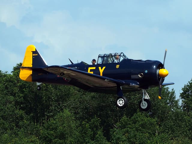 N13FY - Warbird
