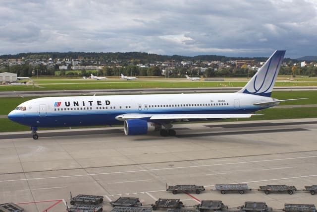 N651UA - Boeing