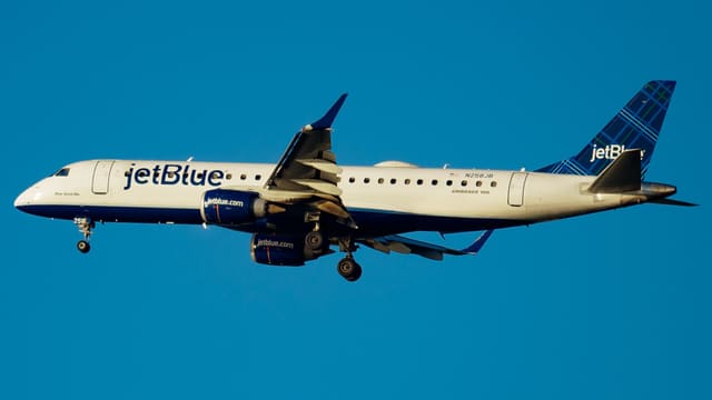 N258JB - Embraer