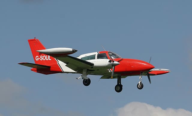 G-SOUL - Twin-engine aircraft