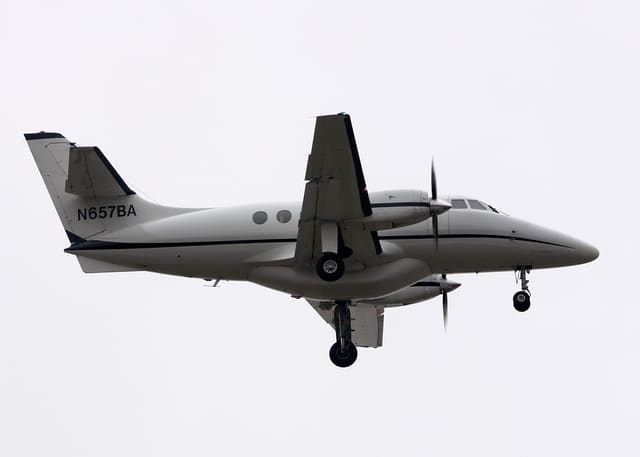N657BA - Twin-engine aircraft