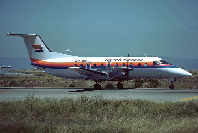 N271UE - Embraer