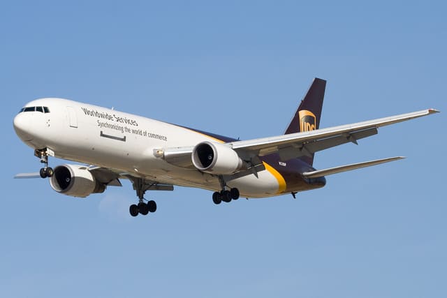 N328UP - Boeing