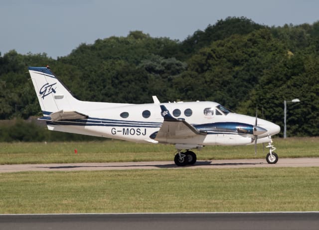 G-MOSJ - Twin-engine aircraft