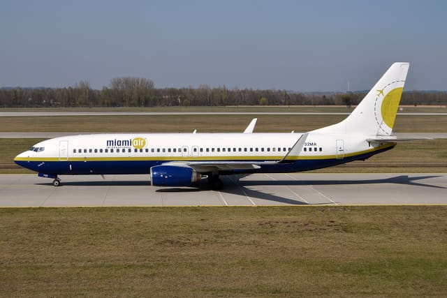N732MA - Twin-engine aircraft