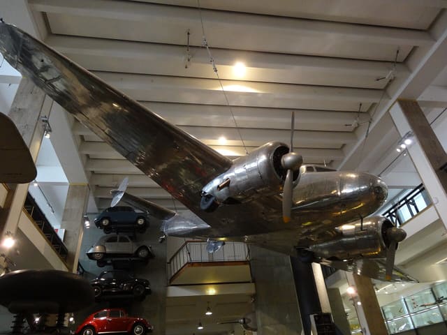  - Twin-engine aircraft