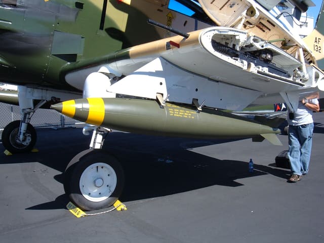 N39147 - Helicopter
