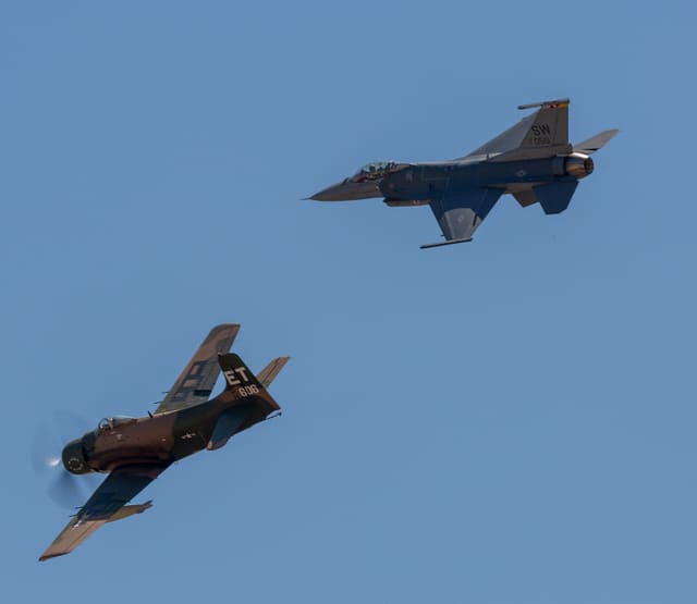 N39606 - Warbird
