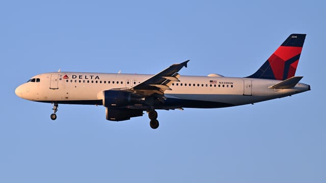 N338NW - Airbus