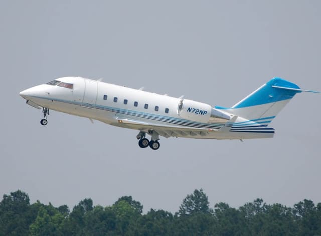 N72NP - Business jet
