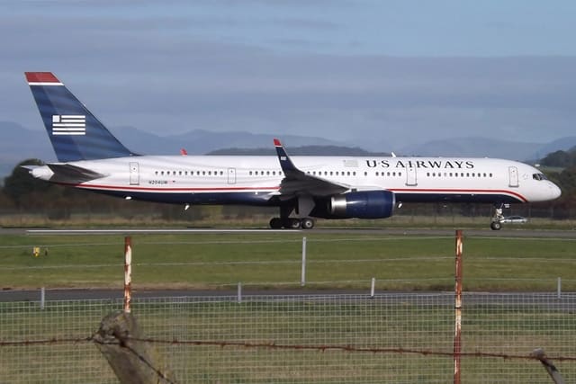 N204UW - Twin-engine aircraft