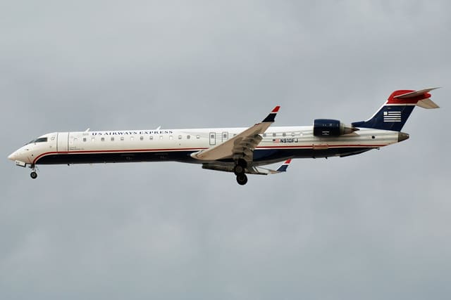 N910FJ - Bombardier