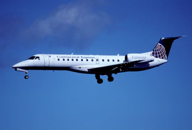 N14514 - Twin-engine aircraft