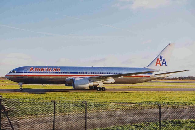 N389AA - Boeing